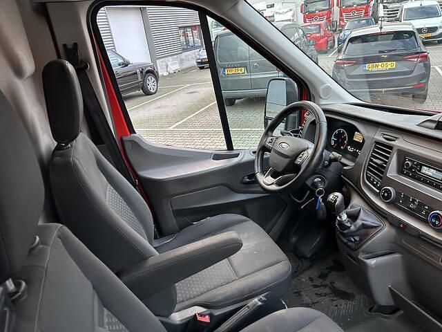 Occasion Ford Transit Trend 107 PK (78 kW) 2021 Rood Van