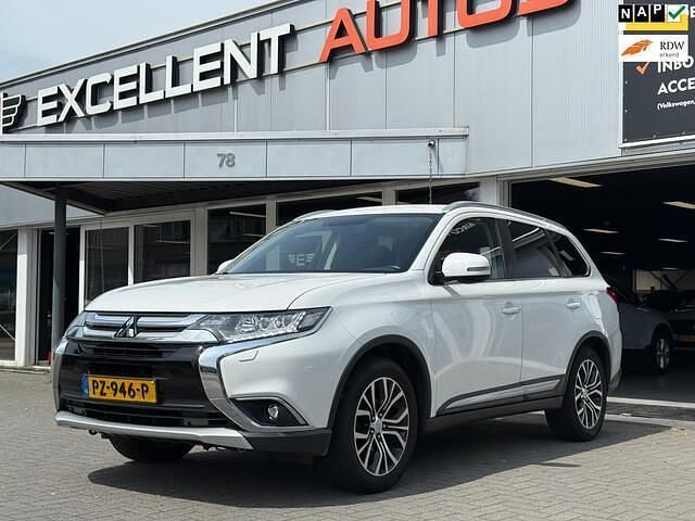 Wit Gebruikt 2017 Mitsubishi Outlander Edition SUV | € 14.950 (Eerlijke prijs) - Afbeelding 1/4
