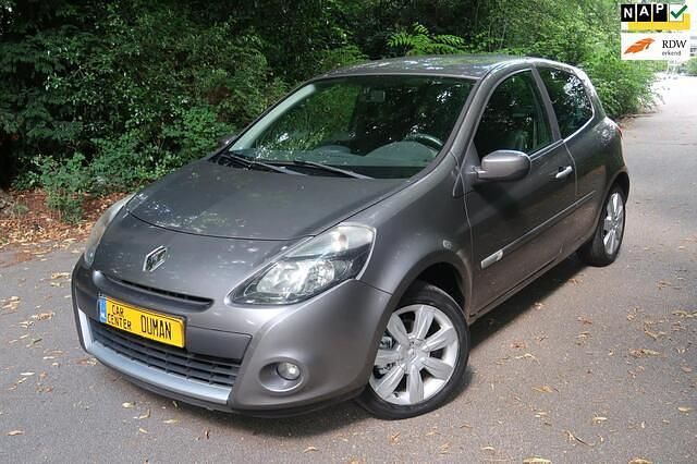 Grijs Gebruikt 2011 Renault Clio II Collection Hatchback | € 3.450 (Eerlijke prijs) - Afbeelding 1/4