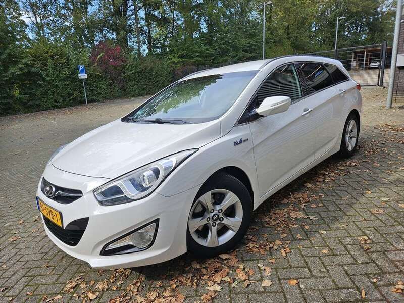 Wit Gebruikt 2012 Hyundai i40 Stationwagen | € 8.750 (Eerlijke prijs) - Afbeelding 1/4