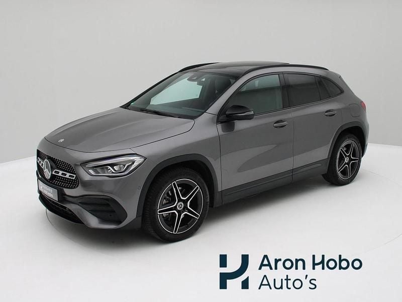 Grijs (metallic) Gebruikt 2021 Mercedes GLA250 AMG SUV | € 33.950 (Goede deal) - Afbeelding 1/4