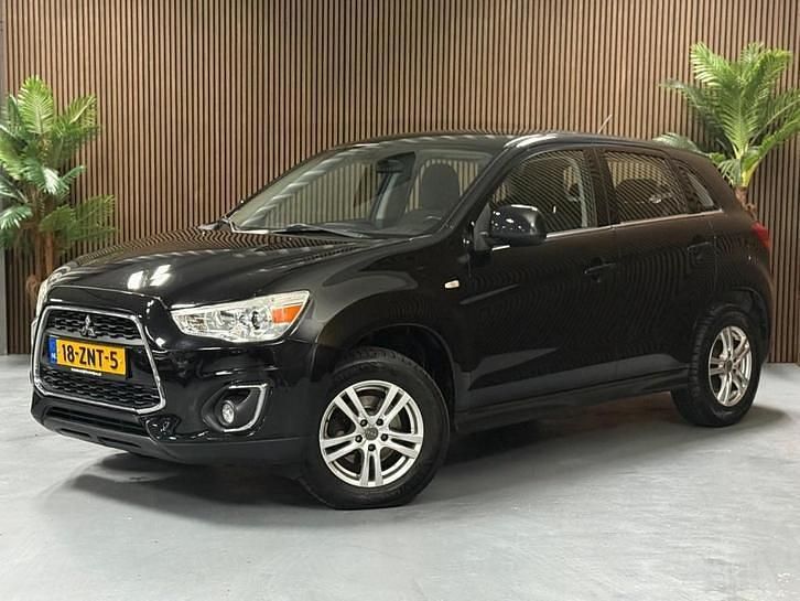 Zwart Gebruikt 2013 Mitsubishi ASX Invite SUV | € 6.745 (Goede deal) - Afbeelding 1/4