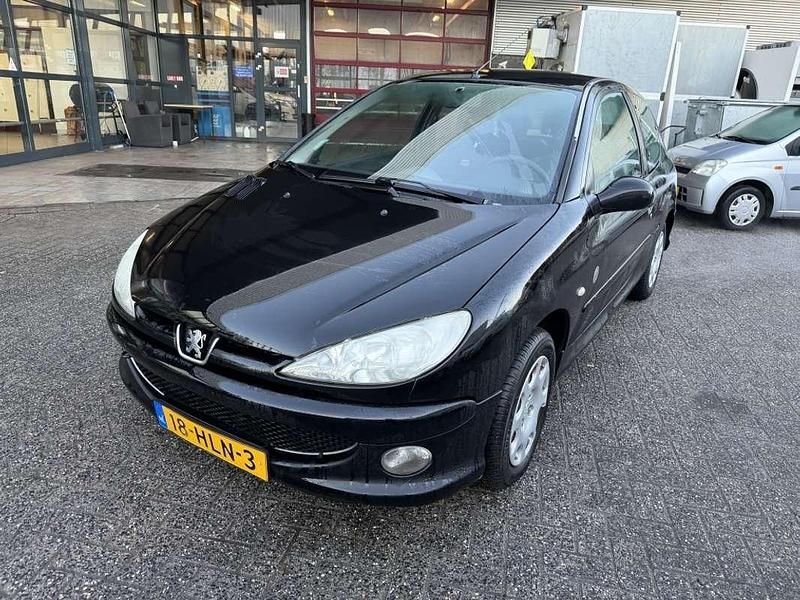 Occasion Peugeot 206 75 PK (55 kW) 2009 Zwart Hatchback