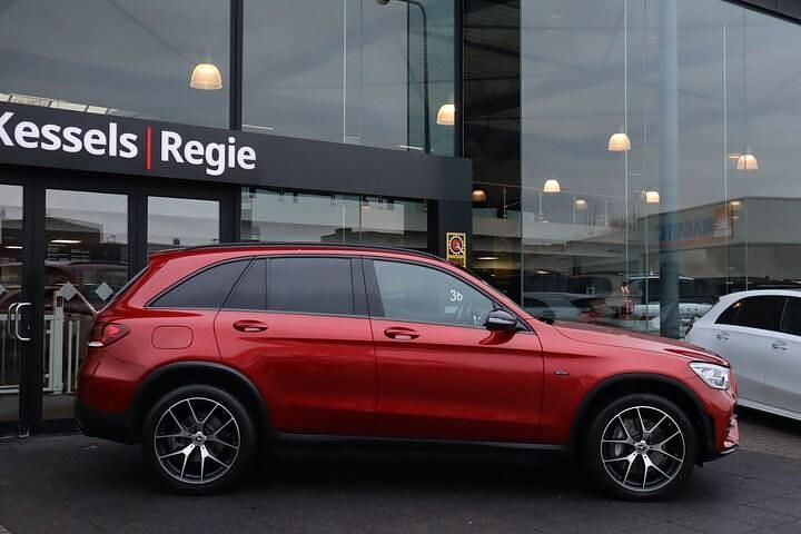 Occasion Mercedes GLC300e AMG 320 PK (235 kW) 2021 Rood SUV