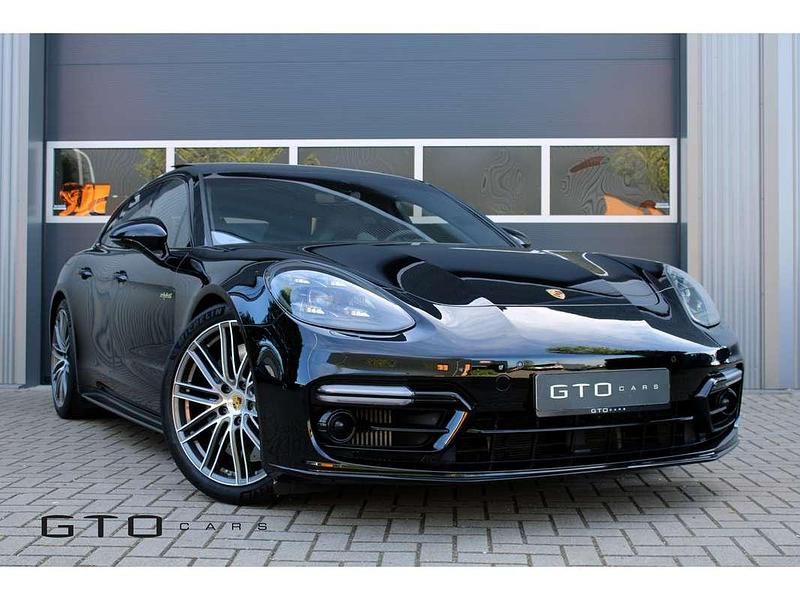 Zwart, metallic lak Gebruikt 2018 Porsche Panamera Turbo S Sport Turismo Sedan | € 89.950 (Duur) - Afbeelding 1/4