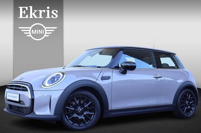 Grijs Gebruikt 2023 Mini Cooper Classic Hatchback | € 25.950 - Afbeelding 1/4
