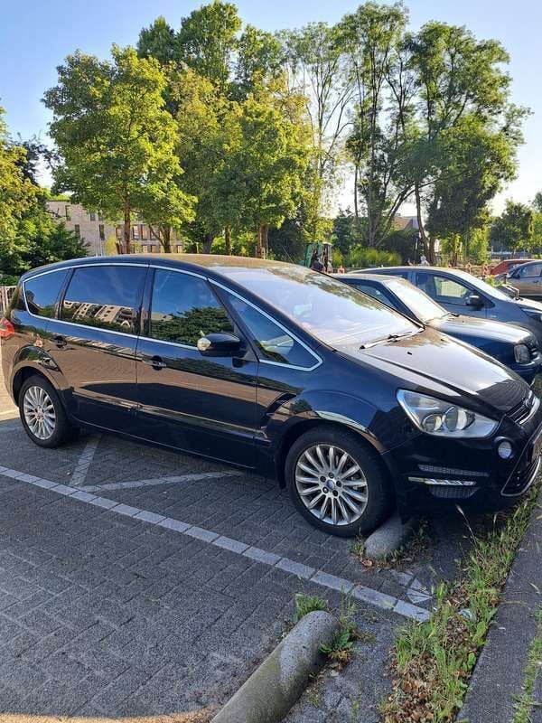 Zwart Gebruikt 2010 Ford S-MAX S MPV | € 4.500 (Super prijs) - Afbeelding 1/4