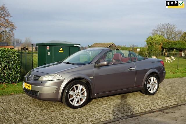 Grijs Gebruikt 2004 Renault Mégane Cabriolet Luxe Cabriolet | € 1.950 (Eerlijke prijs) - Afbeelding 1/4