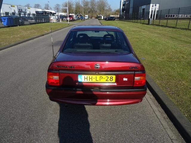 Occasion Opel Vectra 90 PK (66 kW) 1994 Rood Sedan