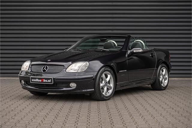 Zwart, metallic lak Gebruikt 2002 Mercedes SLK200 Edition Cabriolet | € 10.900 - Afbeelding 1/4