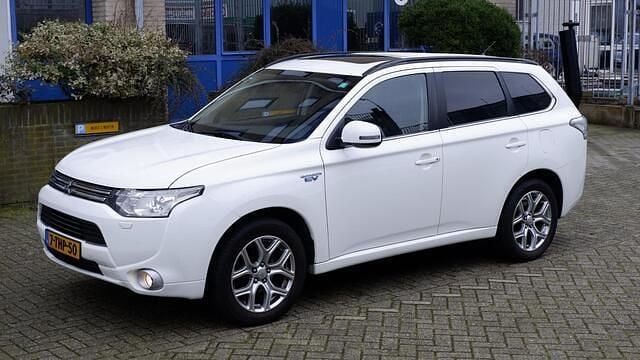 Occasion Mitsubishi Outlander Instyle 121 PK (88 kW) 2014 Wit SUV