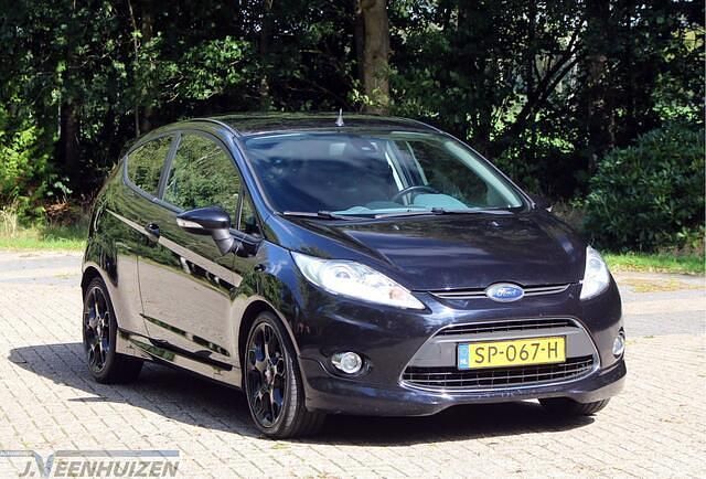 Zwart Gebruikt 2012 Ford Fiesta Metall Hatchback | € 4.999 (Eerlijke prijs) - Afbeelding 1/4