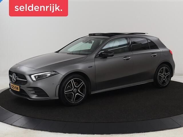 Grijs Gebruikt 2021 Mercedes A250 AMG Hatchback | € 22.400 (Goede deal) - Afbeelding 1/4