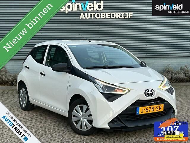 Wit Gebruikt 2020 Toyota Aygo Hatchback | € 7.850 (Goede deal) - Afbeelding 1/4