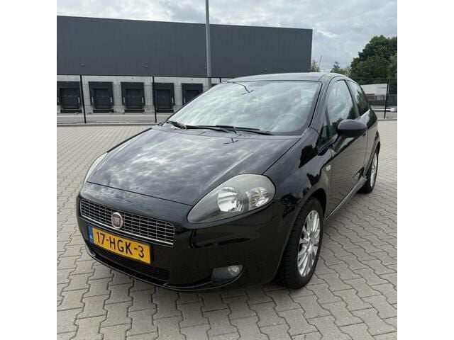 Zwart Gebruikt 2008 Fiat Grande Punto Dynamic Hatchback | € 2.350 (Eerlijke prijs) - Afbeelding 1/4