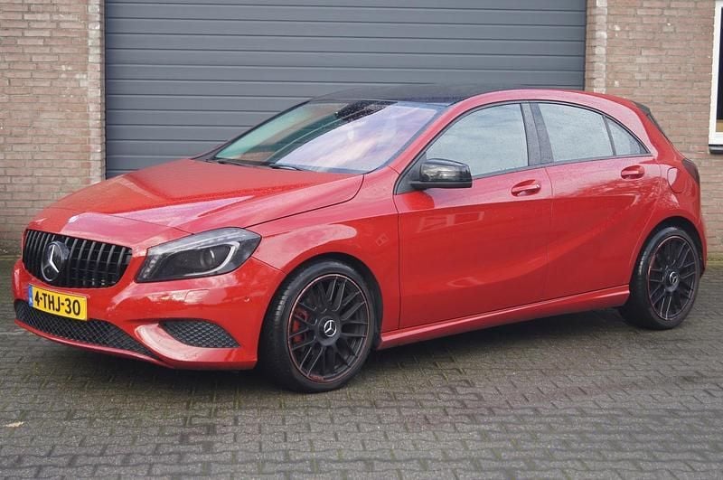 Rood Gebruikt 2014 Mercedes A180 Hatchback | € 8.999 (Eerlijke prijs) - Afbeelding 1/4