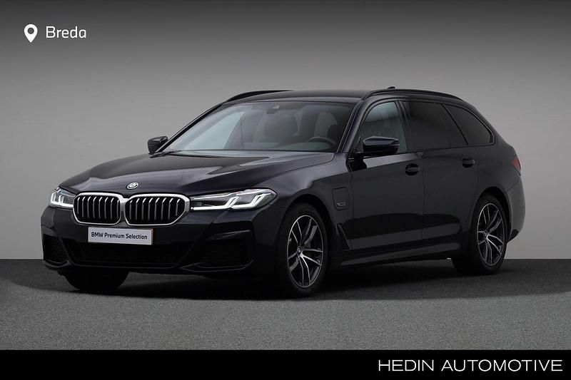 Zwart Gebruikt 2022 BMW 520 Executive Stationwagen | € 38.880 (Eerlijke prijs) - Afbeelding 1/4