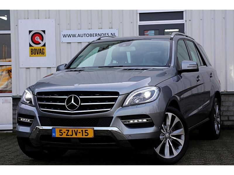Grijs Gebruikt 2015 Mercedes ML250 SUV | € 23.900 - Afbeelding 1/4