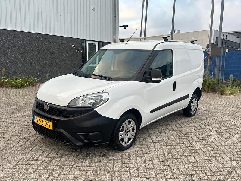 Gebruikt 2016 Fiat Doblò MPV | € 3.999 (Goede deal) - Afbeelding 1/4