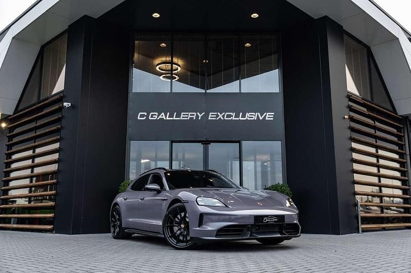 Paars Gebruikt 2024 Porsche Taycan Sport Turismo Sedan | € 99.995 - Afbeelding 1/4