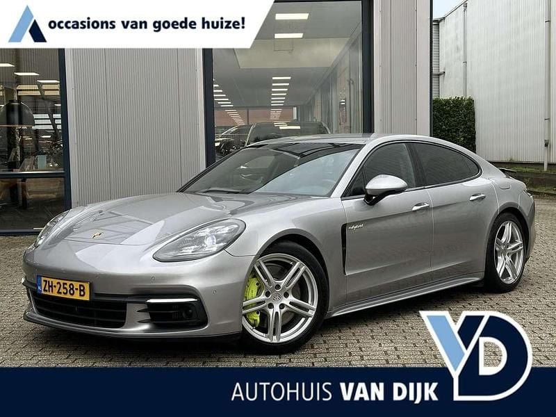 Grijs Gebruikt 2017 Porsche Panamera Hatchback | € 51.940 (Eerlijke prijs) - Afbeelding 1/4
