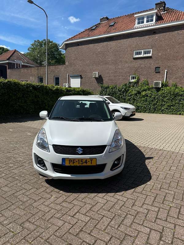 Wit Gebruikt 2016 Suzuki Swift Hatchback | € 8.500 (Eerlijke prijs) - Afbeelding 1/4