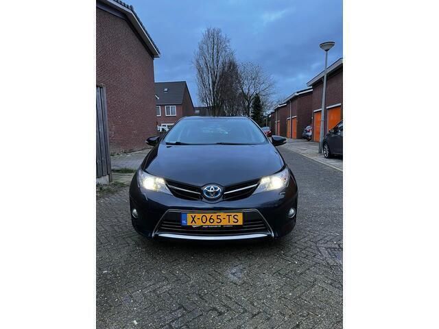 Grijs Gebruikt 2013 Toyota Auris Hatchback | € 10.750 - Afbeelding 1/4