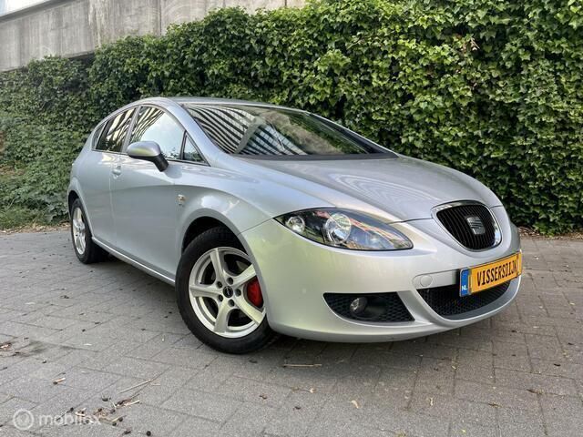 Grijs Occasion 2009 Seat Leon Hatchback | € 2.999 (Eerlijke prijs) - Afbeelding 1/4