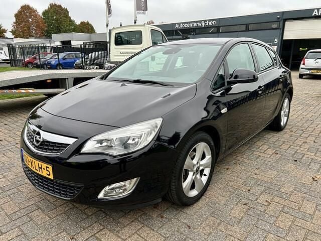 Zwart Gebruikt 2010 Opel Astra Edition Hatchback | € 4.250 (Eerlijke prijs) - Afbeelding 1/4