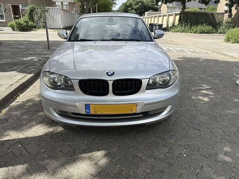 Occasion BMW 116 122 PK (89 kW) 2010 Grijs Hatchback