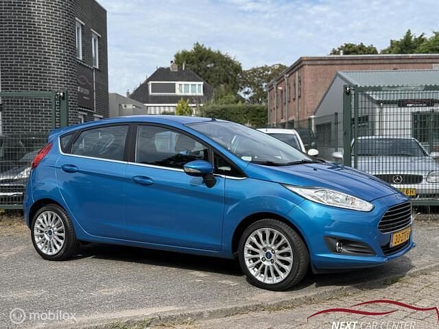 Occasion Ford Fiesta Titanium 101 PK (74 kW) 2013 Blauw Hatchback