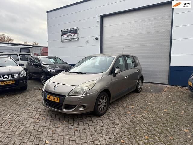Beige (metallic) Gebruikt 2009 Renault Scénic III Expression MPV | € 3.795 (Super prijs) - Afbeelding 1/4