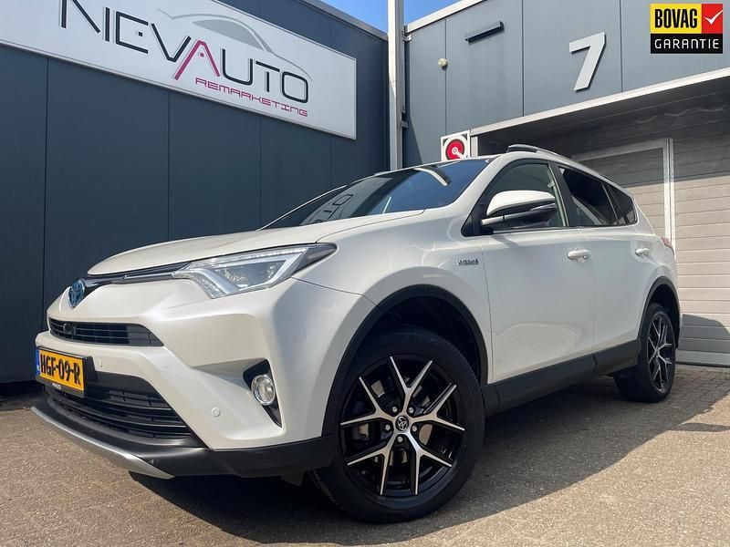 Wit Gebruikt 2017 Toyota RAV4 Style SUV | € 22.400 (Eerlijke prijs) - Afbeelding 1/4