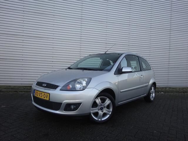 Hatchback Gebruikt 2007 Ford Fiesta Futura Hatchback | € 5.950 - Afbeelding 1/4