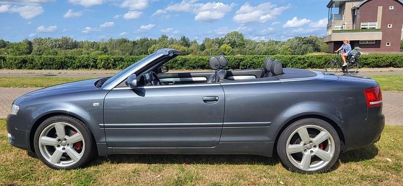 Grijs Gebruikt 2006 Audi A4 Cabriolet Proline Cabriolet | € 4.495 (Eerlijke prijs) - Afbeelding 1/4