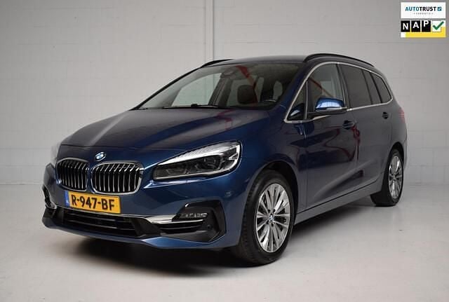 Blauw Gebruikt 2022 BMW 216 Basis Stationwagen | € 21.945 (Goede deal) - Afbeelding 1/4