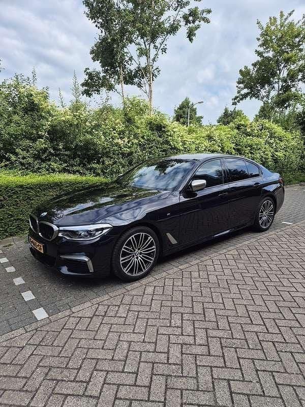 Blauw Occasion 2019 BMW 520 M Sport Sedan | € 32.999 (Iets duurder) - Afbeelding 1/4