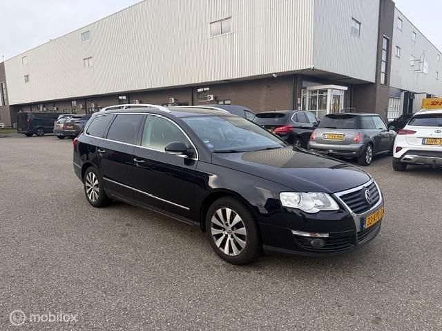 Occasion VW Passat Highline 122 PK (89 kW) 2010 Zwart Stationwagen