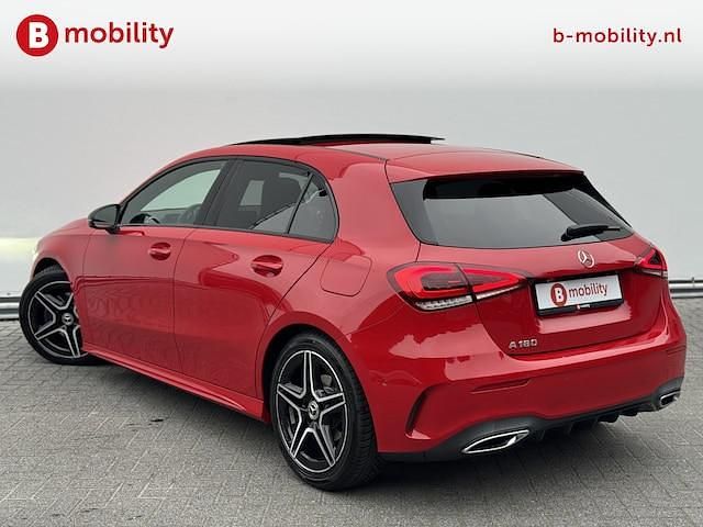 Occasion Mercedes A180 Business 136 PK (100 kW) 2019 Rood Hatchback