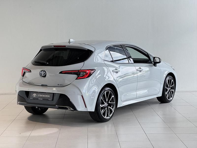 Nieuw Toyota Corolla Hybrid Executive 178 PK (130 kW) 2025 Grijs Hatchback