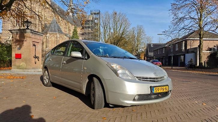 Gebruikt 2004 Toyota Prius | € 3.500 (Eerlijke prijs) - Afbeelding 1/4