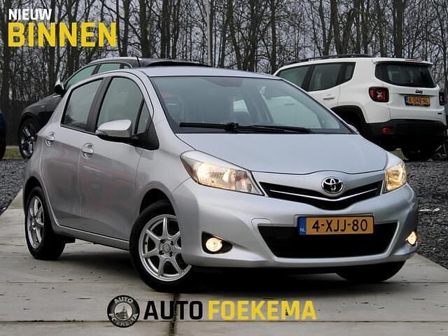 Grijs Occasion 2013 Toyota Yaris Hatchback | € 8.555 (Goede deal) - Afbeelding 1/4