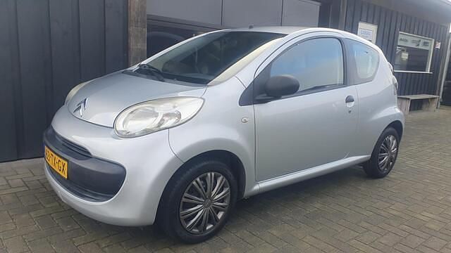 Grijs (metallic) Gebruikt 2007 Citroën C1 Hatchback | € 1.195 (Goede deal) - Afbeelding 1/4