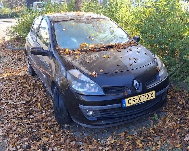 Gebruikt 2007 Renault Clio III | € 800 - Afbeelding 1/4