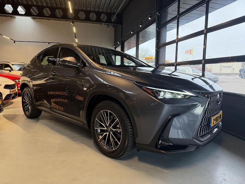 Occasion Lexus NX350h Luxury Line 244 PK (179 kW) 2023 Grijs SUV