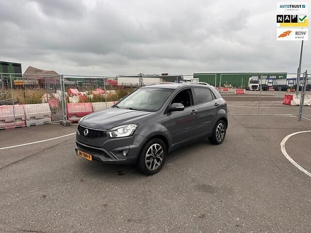 Grijs Gebruikt 2015 Ssangyong Korando Sapphire SUV | € 6.450 - Afbeelding 1/4