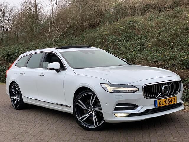 Wit Gebruikt 2016 Volvo V90 Inscription Stationwagen | € 15.500 (Duur) - Afbeelding 1/4