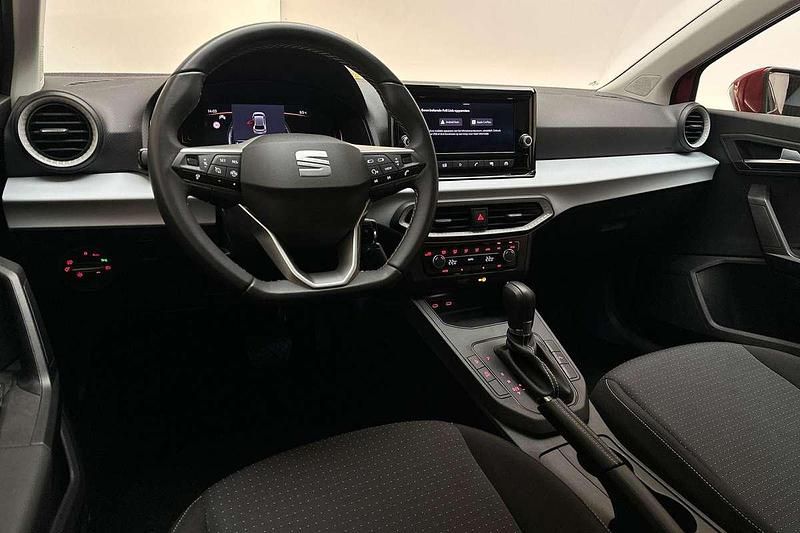 Occasion Seat Ibiza Business 116 PK (85 kW) 2024 Desire red Hatchback