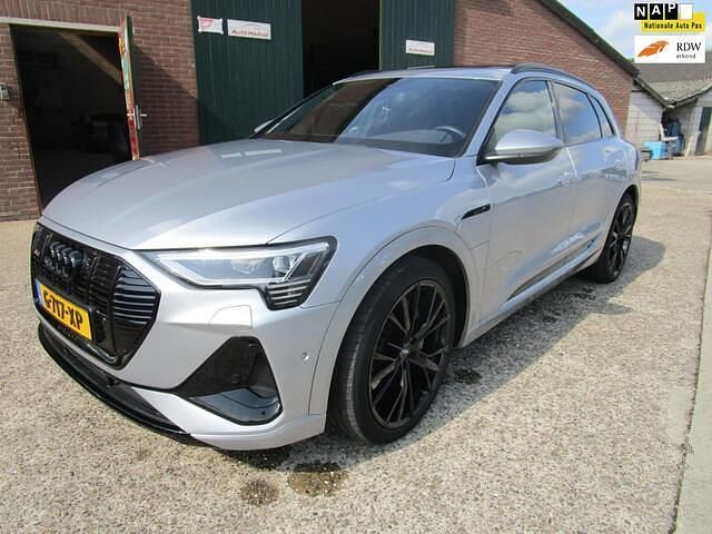 Grijs Gebruikt 2019 Audi e-tron S-Line SUV | € 24.950 (Eerlijke prijs) - Afbeelding 1/4