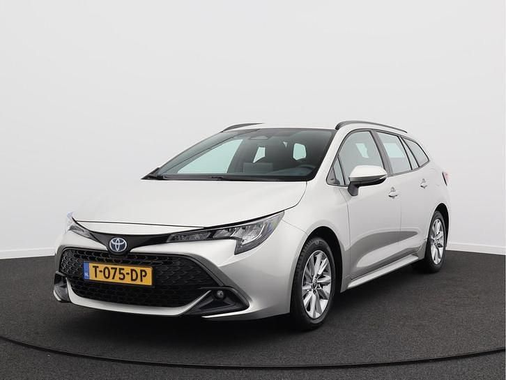Grijs Occasion 2023 Toyota Corolla Active Stationwagen | € 22.950 (Goede deal) - Afbeelding 1/4
